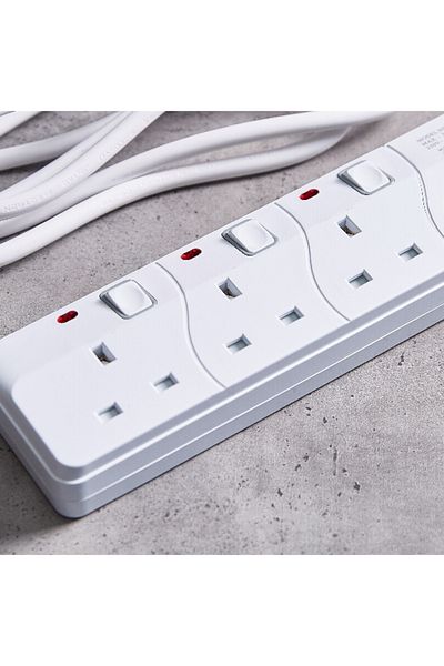 Home Box 3-Way Switched Saso Extension Board with 2 m Cord
