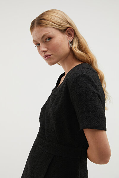 Mudo Short Sleeve Mini Dress with Waist Detail