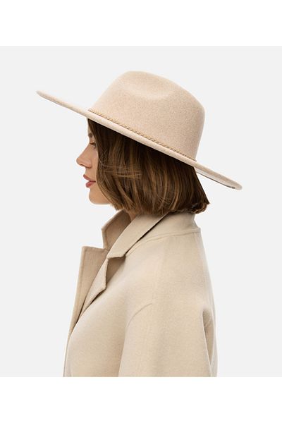 İpekyol Hat with a Knitted Stripe