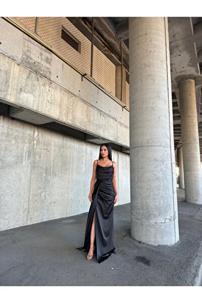 Serica Moda İp Askılı Drapeli Yırtmaçlı Saten Uzun Abiye Elbise
