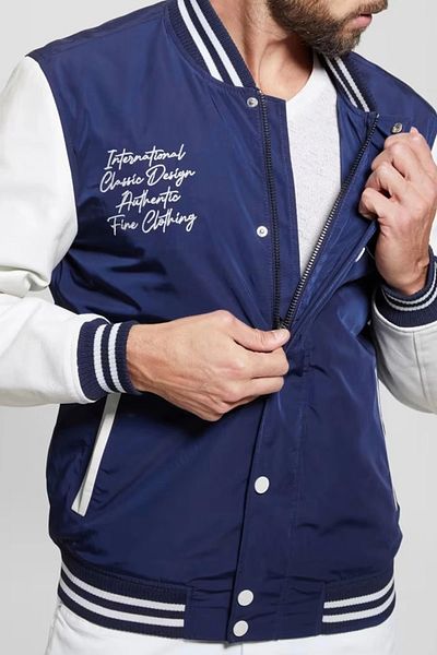 Guess سترة VERSITY BOMBER للرجال باللون الأزرق M4YL11WG9S2-FB53