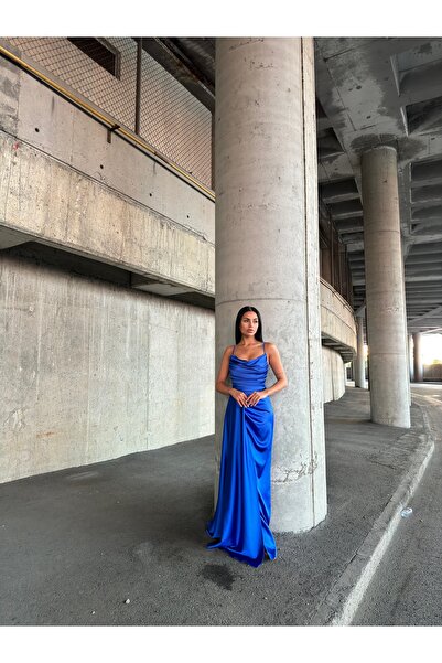 Serica Moda İp Askılı Drapeli Yırtmaçlı Saten Uzun Abiye Elbise