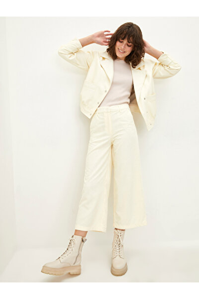 LC Waikiki Standard Fit Bell-Bottoms Pocket Detailed Velvet Women's Trousers