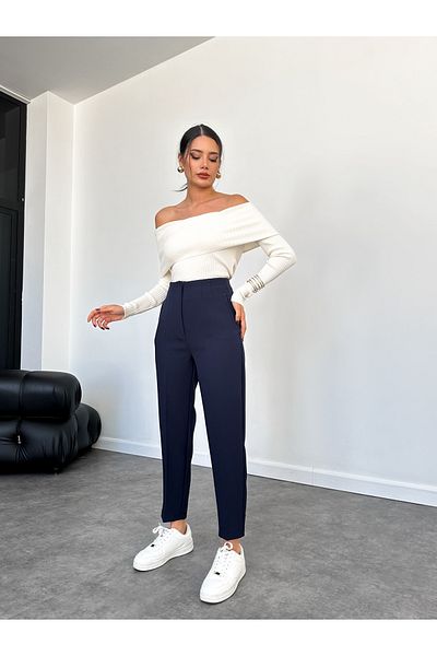 ESRAHELVACI Navy Blue High Waist Carrot Pants