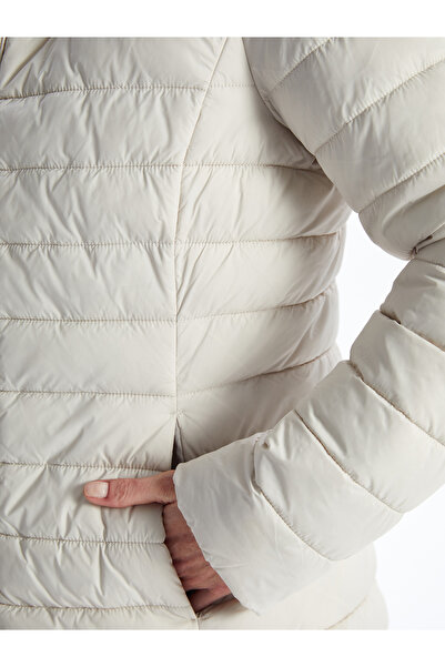 LC Waikiki Kadın Kapüşonlu Düz Şişme Mont