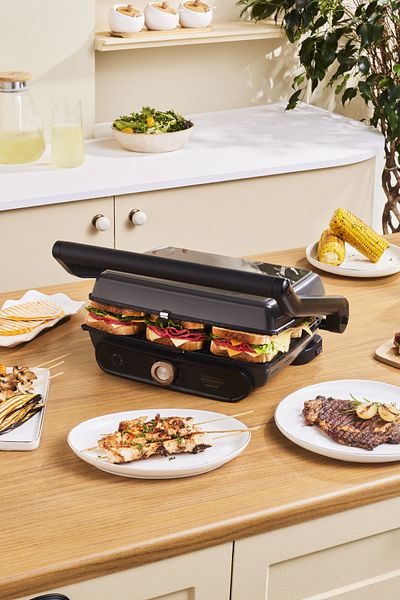 Karaca 2400W Gastro Grill Glass - Walnut Brown Toast and Grill Machine with 6 Slice Capacity