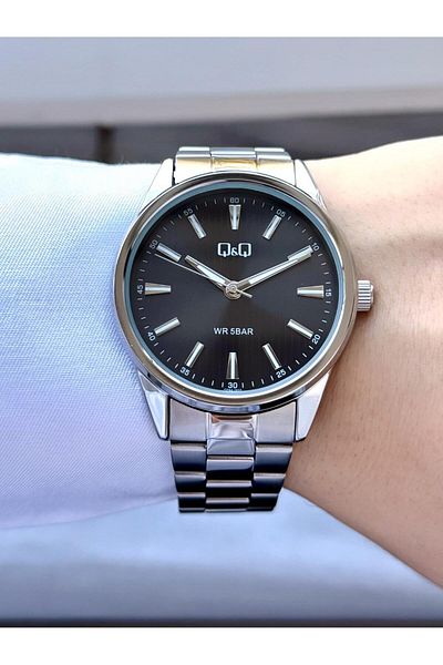 Q&Q Men's Black Dial Classic Sport Metal Silver Band Wrist Watch