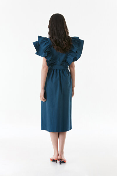 Fulla Moda Φόρεμα με βολάν γιακά και ζωσμένη μέση - Λεπτομέρεια με σκίσιμο