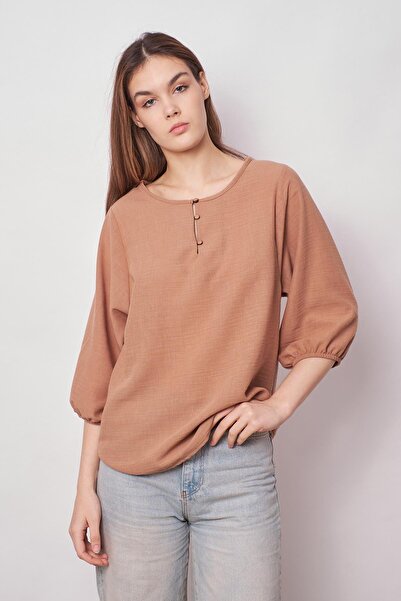 Jument Γυναικεία λινό φαρδιά μπλούζα με λαιμόκοψη με κουμπιά και ελαστικά μανίκια -Camel
