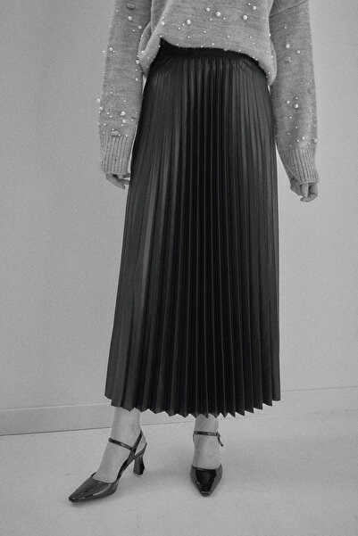 Fulla Moda Pleated Skirt with Elastic Waist