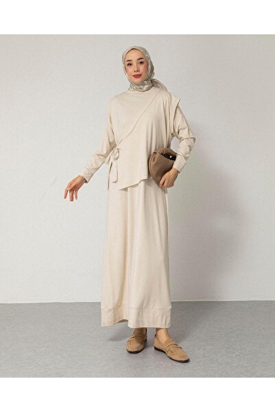 Meri Store Yandan Bağcıklı Krem Pelerinli Penye Elbise