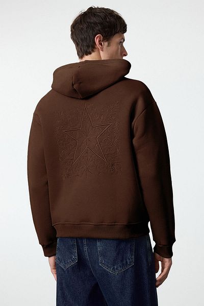 Trendyol Collection Φούτερ με κουκούλα σε σκούρο καφέ υπερμεγέθη/φαρδύ κέντημα στην πλάτη TMNAW25SW00142