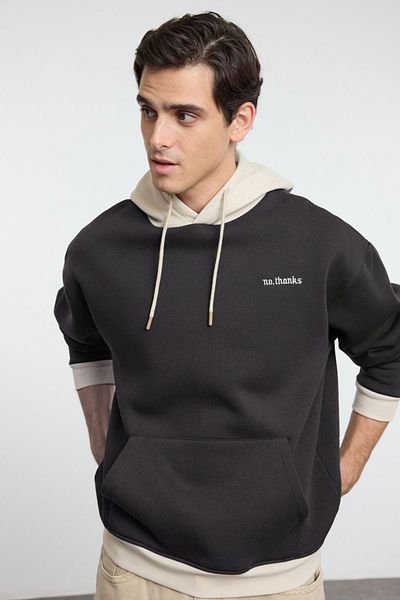 Trendyol Collection Φούτερ με κουκούλα από ανθρακί φλις κεντημένο oversize φούτερ - TMNAW25SW00067