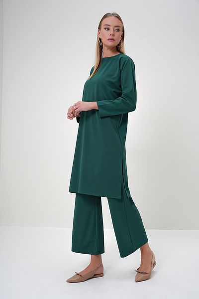 Trend Alaçatı Stili Women's Emerald Green Crew Neck Side Slit Long Tunic and Trousers Set Alc-X12873