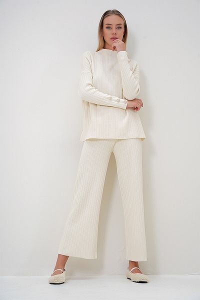 Trend Alaçatı Stili Women's Beige Stand Collar Low Sleeve Knitwear Pants and Blouse Suit Alc-X12832