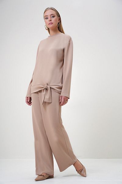 Trend Alaçatı Stili Women's Beige Crew Neck Lacing Detailed Modal Fabric Long Blouse and Trousers Set Alc-X12880