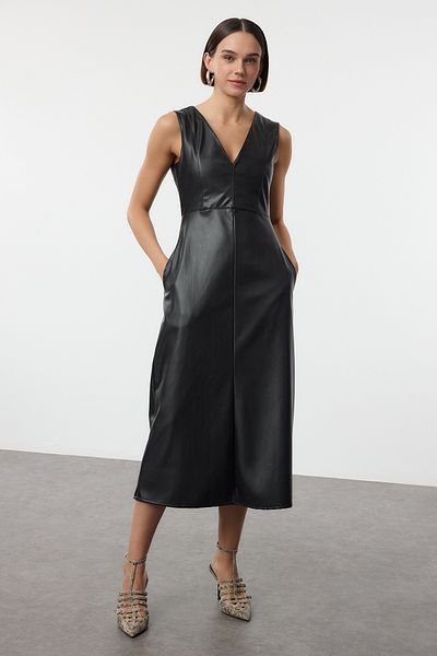 Trendyol Collection Μαύρο μίντι πλεκτό φόρεμα σκέιτερ - Χαμηλή πλάτη TWOAW25EL00517