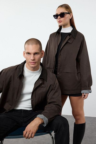 Trendyol Collection Καφέ κανονική εφαρμογή βελούδινο γιακά λεπτομερές Unisex εποχιακό παλτό TMNAW25MO00017