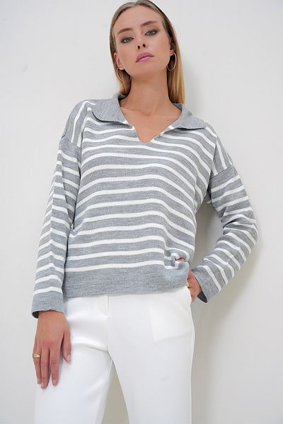 Trend Alaçatı Stili Women's Grey-Striped Polo Collar Half Placket Oversize Knitwear Sweater Alc-X12971