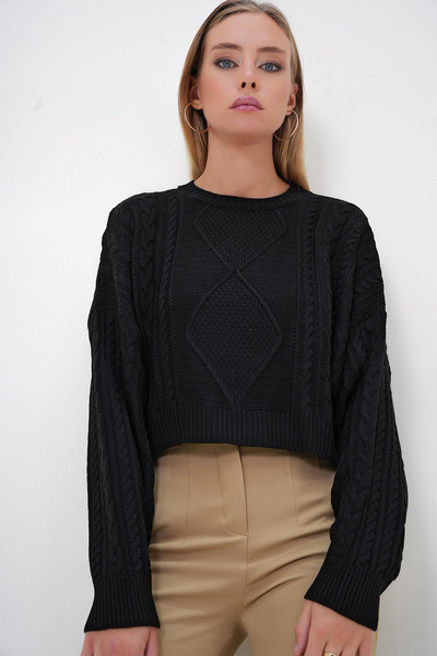 Trend Alaçatı Stili Women's Black Crew Neck Baklava Pattern Crop Knitwear Sweater Alc-X12977