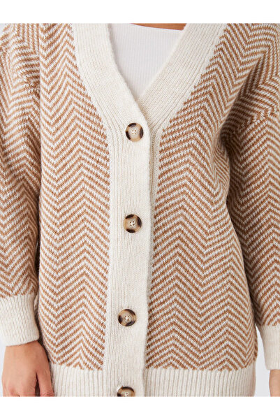 LC Waikiki Basic Jakarlı V Yaka Desenli Uzun Kollu Oversize Kadın Triko Hırka