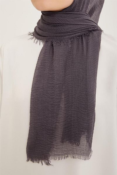 Armine Trend 3 68 Model Wrapped Shawl