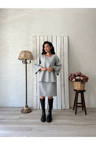 KÜÇÜĞÜM BUTİK طقم تنورة وبلوزة قصيرة باللون الرمادي (مجموعة من 2)