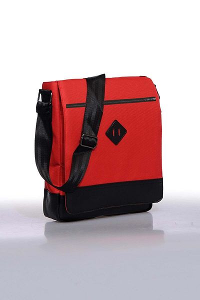 Bagorama Чанта за през рамо Orjin Unisex 11 Vertical Messenger Crossbody - червена
