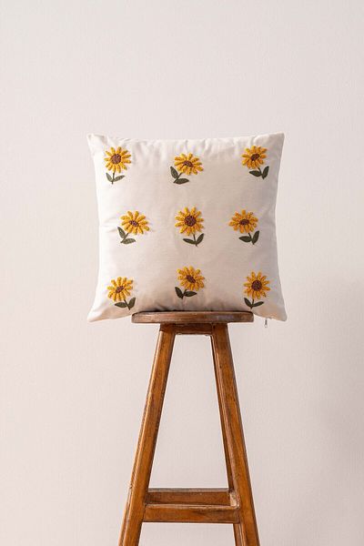 Rivaİstanbul Ecru Floor Sunflower Patterned Punch Embroidered Decorative Design Linen Throw Pillow Cover