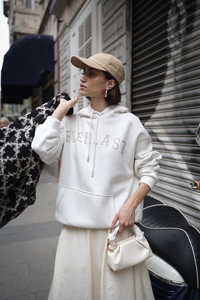 KADRİYE BAŞTÜRK Λευκό Oversize Φούτερ - Rose Gold Printed