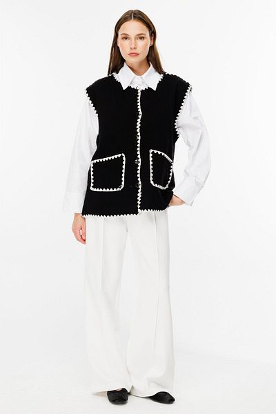 Hooopstore Black Vest with Contrast Stitching