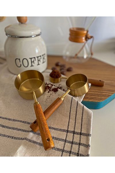 did homeware مجموعة من 3 ملاعق قياس من الفولاذ الذهبي بمقبض خشبي