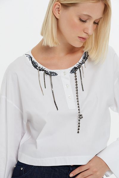 GİZİA White Blouse with Bead and Stone Detail on the Collar