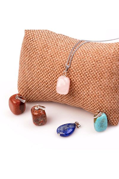 Taş Sandığı Women's Five Pieces Natural Stone Necklace -