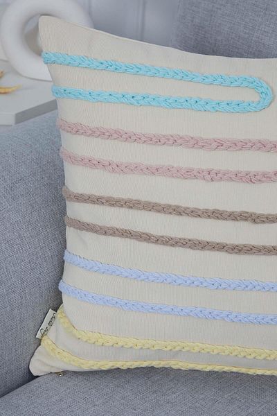 Aisha's Design غطاء وسادة ملون بتفاصيل محبوكة - K-283