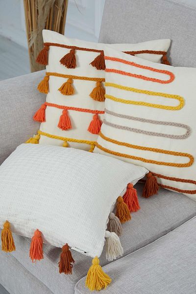 Aisha's Design غطاء وسادة ملون مزين بشراشيب - K-282