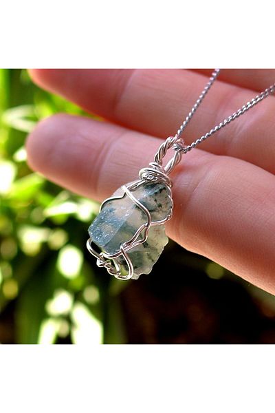 Taş Sandığı Raw Moss Agate Stone Necklace - Wire Wrapped