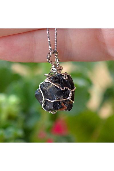 Taş Sandığı Raw Onyx Stone Necklace - Wire Wrapped
