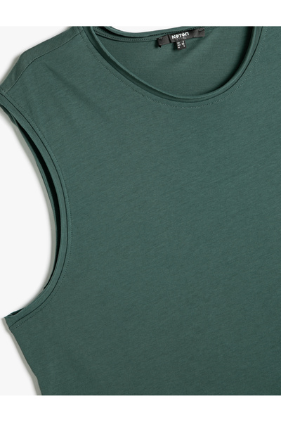 Koton Crew Neck Basic ujjatlan póló - kivájt ujjú és címke részlettel