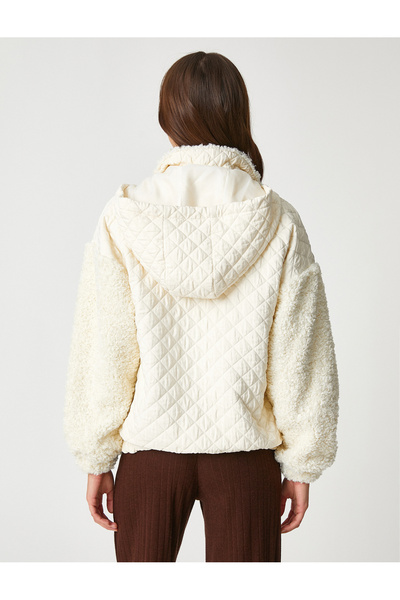 Koton Şahika Ercümen Gestepptes Kapuzensweatshirt - Plüschdetail und Tasche