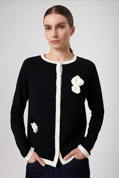 Mısırlı Cardigan de damă cu aplicație de trandafir alb și negru