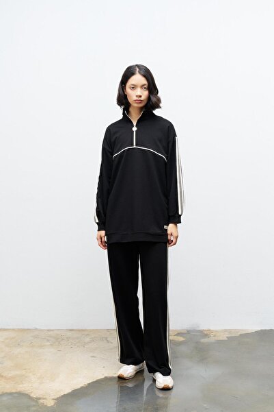 Basicpark Siyah Kadın Dik Yaka Yarım Fermuarlı Etiket Detaylı  Sweatshirt Ve  Rahat Kesim Şerit Detaylı Pantol