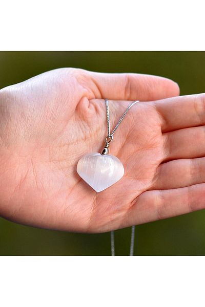 Taş Sandığı Selenite Stone Necklace - Heart Shaped