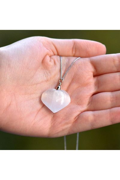Taş Sandığı Selenite Stone Necklace - Heart Shaped