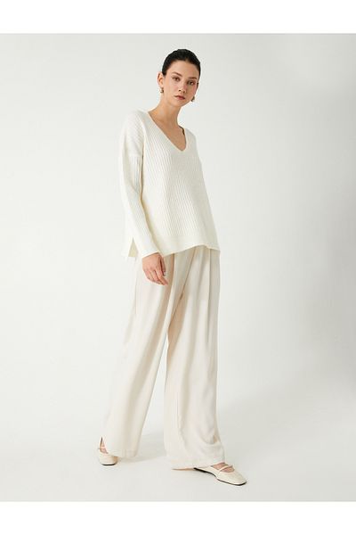 Koton Soft Textured Long Sleeve Basic V-Neck Oversize Knitwear Sweater