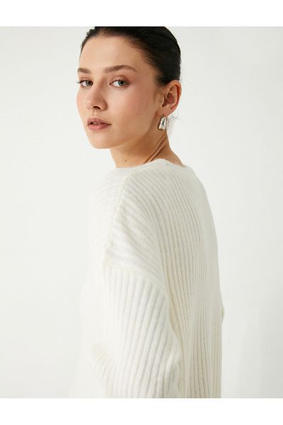 Koton Soft Textured Long Sleeve Basic V-Neck Oversize Knitwear Sweater