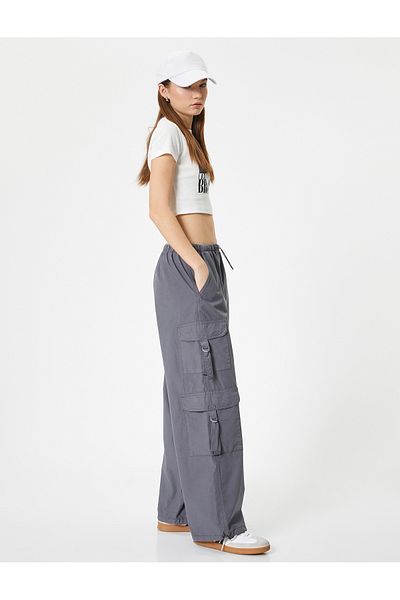 Koton Übergroße Fallschirmhose aus Baumwolle – niedrige Taille, breites Bein, Cargotasche