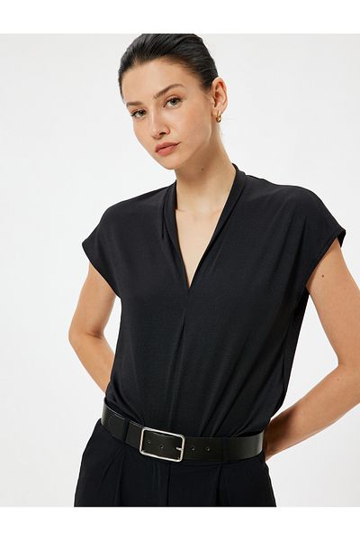 Koton Kreppbluse mit Flügelärmeln und V-Ausschnitt