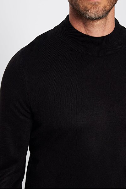 Tudors Erkek Slim Fit Dar Kesim Yumuşak Dokulu Tüylenmeyen Siyah Yarım Balıkçı Yaka Triko Kazak