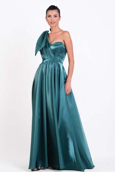 Spazio Cleofino Omuz Fiyonk Detaylı Straplez Uzun Abiye Elbise ZÜMRÜT